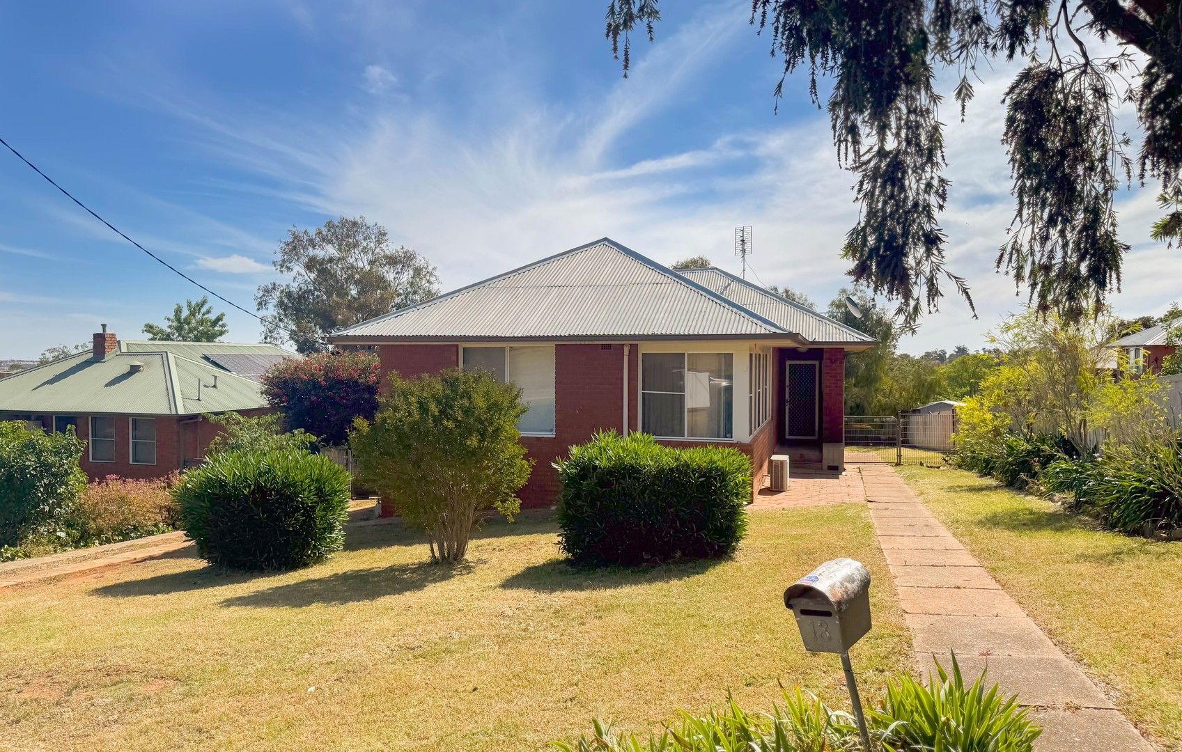 3 bedrooms House in 18 Alexandra Street PARKES NSW, 2870