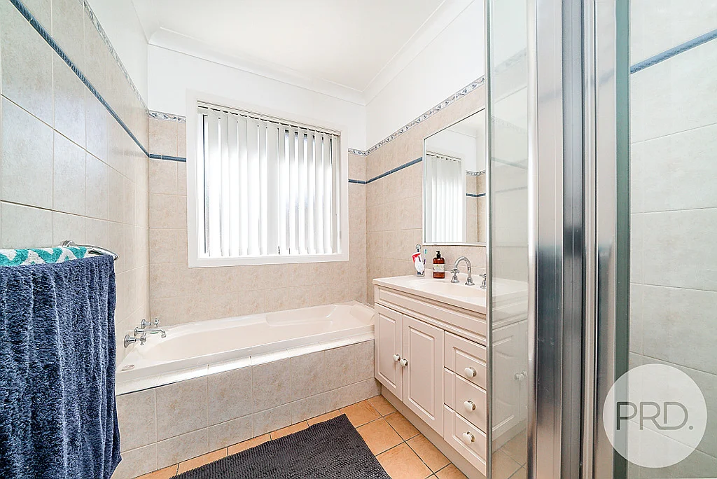 Additional image 9 of 2 Post Place, Lake Albert NSW 2650