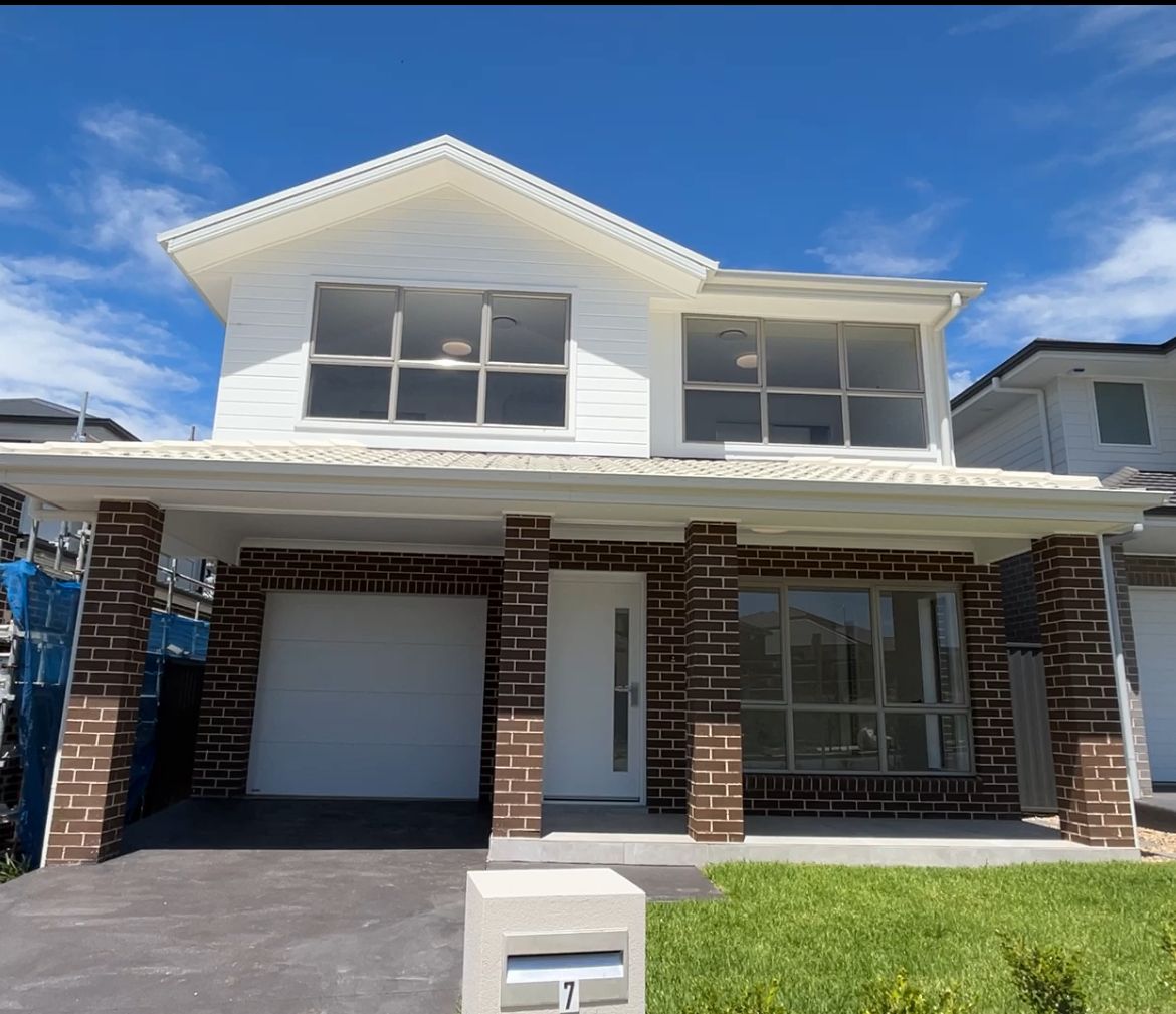 5 bedrooms House in 7 Stringybark Road OAKVILLE NSW, 2765