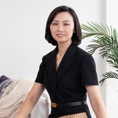 Penny Jiang, Property manager