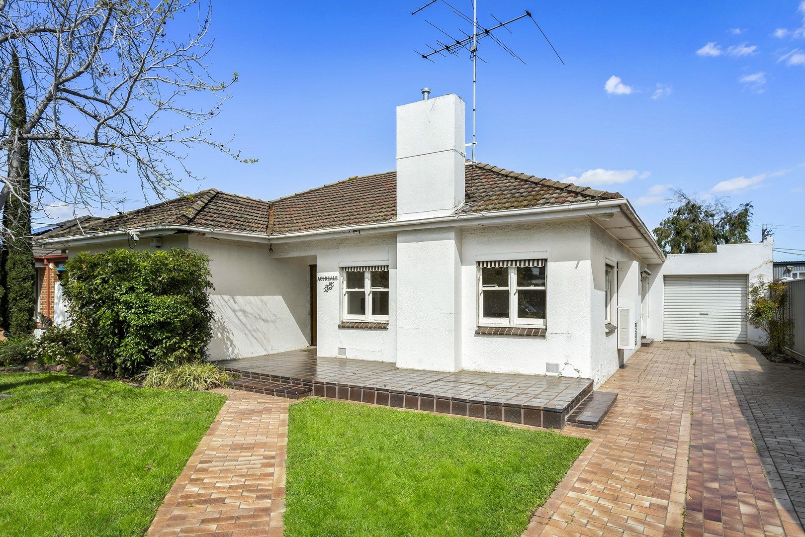 3 bedrooms House in 35 Shedden Street PASCOE VALE VIC, 3044