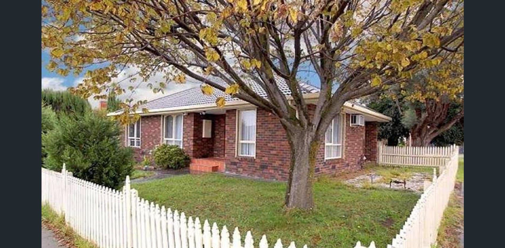 3 bedrooms Apartment / Unit / Flat in 1/102 Buckley Street NOBLE PARK VIC, 3174