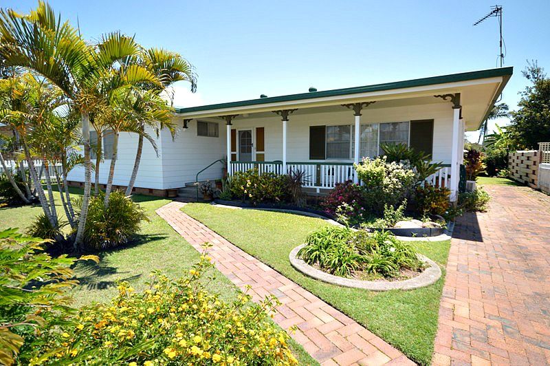 5 Cooloola Crescent, Urangan QLD 4655, Image 0