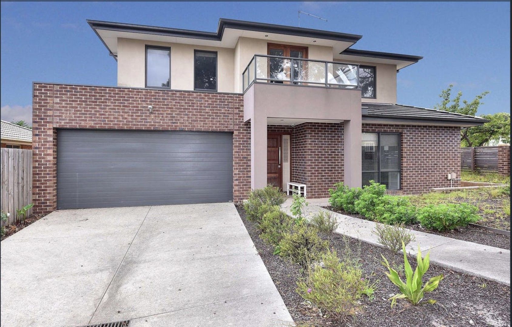 4 bedrooms House in 9 Irving Street MOUNT WAVERLEY VIC, 3149