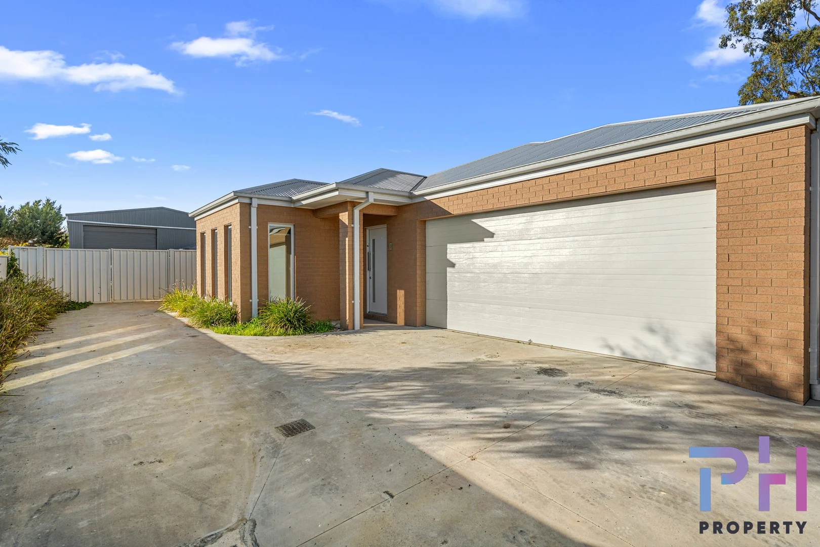 2/8 Oakes Place, Golden Square VIC 3555