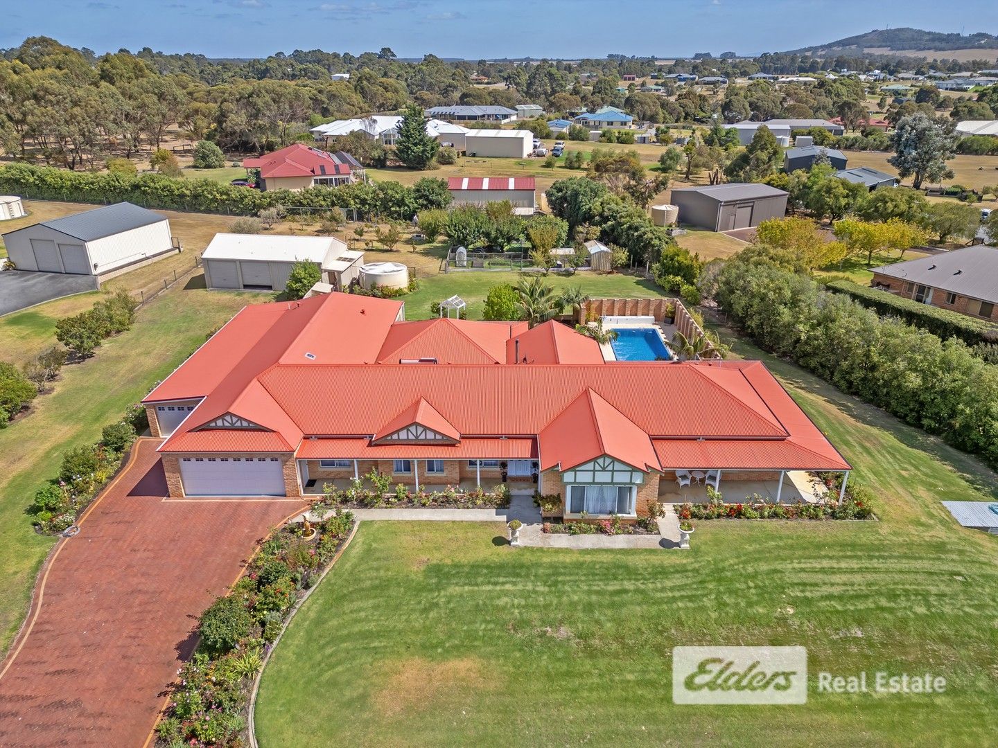 6 bedrooms House in 69 Randell Crescent WARRENUP WA, 6330