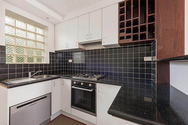 2 bedrooms Apartment / Unit / Flat in 4/222 Rathmines Road HAWTHORN EAST VIC, 3123