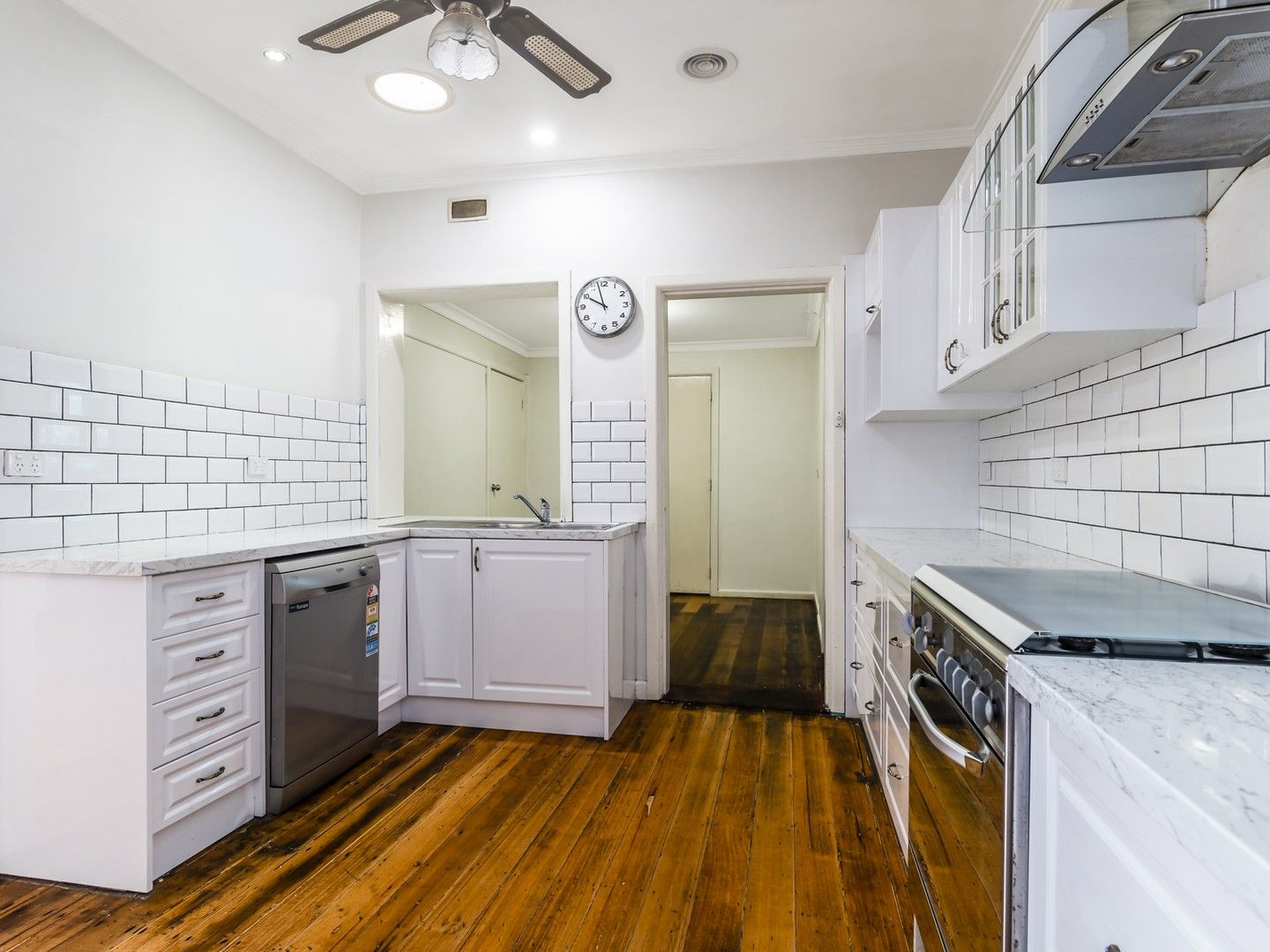 3 bedrooms House in 28 Cumberland Road PASCOE VALE SOUTH VIC, 3044