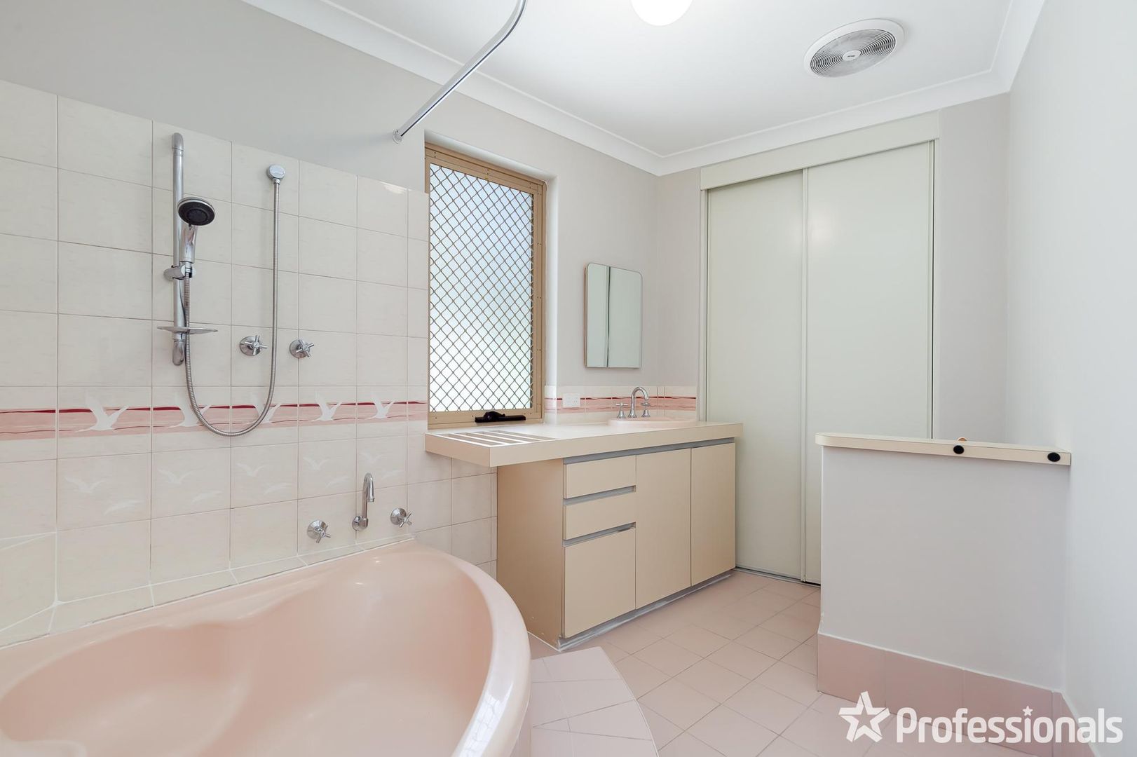 19A O'Rourke Close, Murdoch WA 6150, Image 2