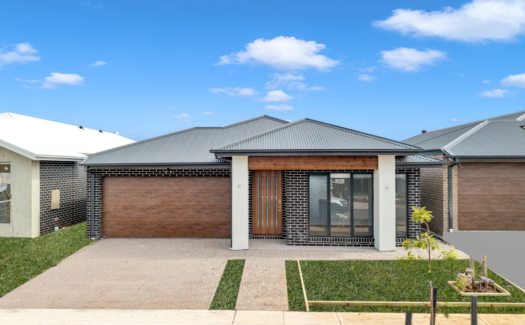 4 bedrooms House in 16 Rohab Crescent TARNEIT VIC, 3029