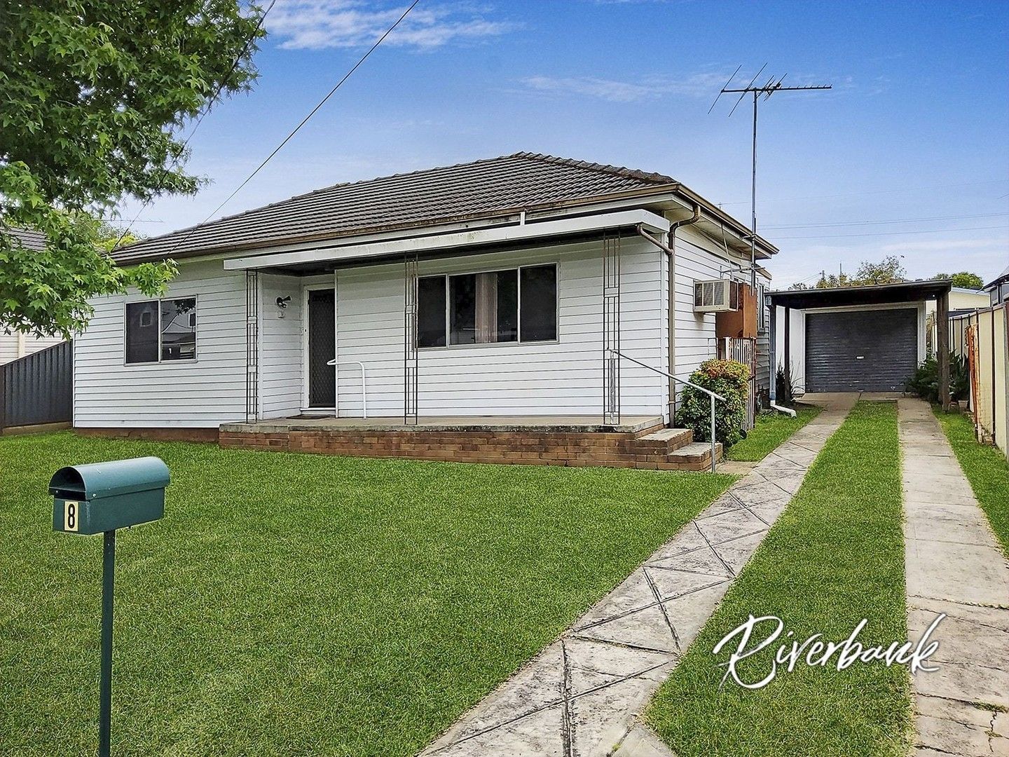 8 Leach Road, Guildford NSW 2161, Image 2