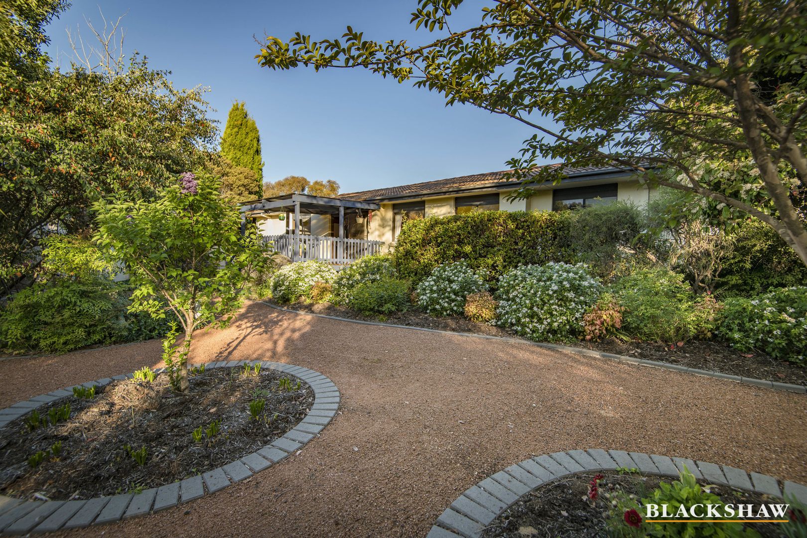 8 Mowle Place, Weetangera ACT 2614, Image 2