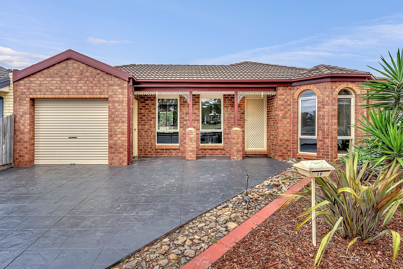 19 Kirwan Avenue, Roxburgh Park VIC 3064, Image 0