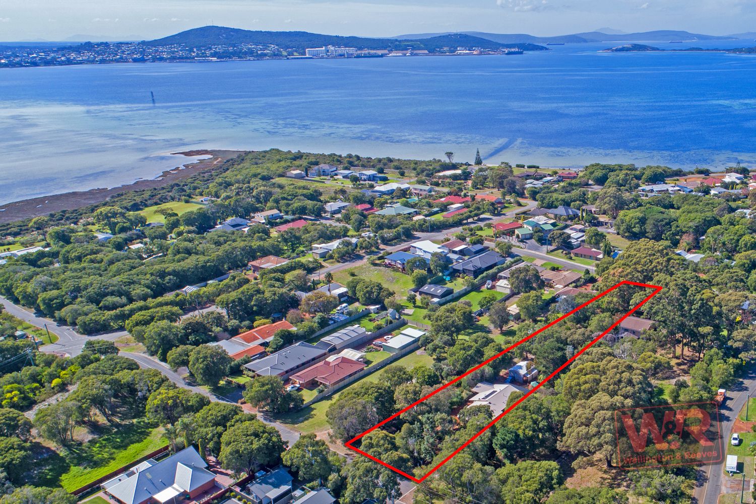 11 Queen Street, Little Grove WA 6330, Image 0