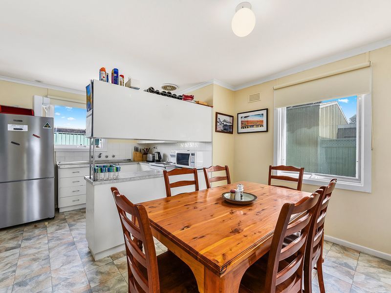 4 Beach Road, Beachport SA 5280, Image 2