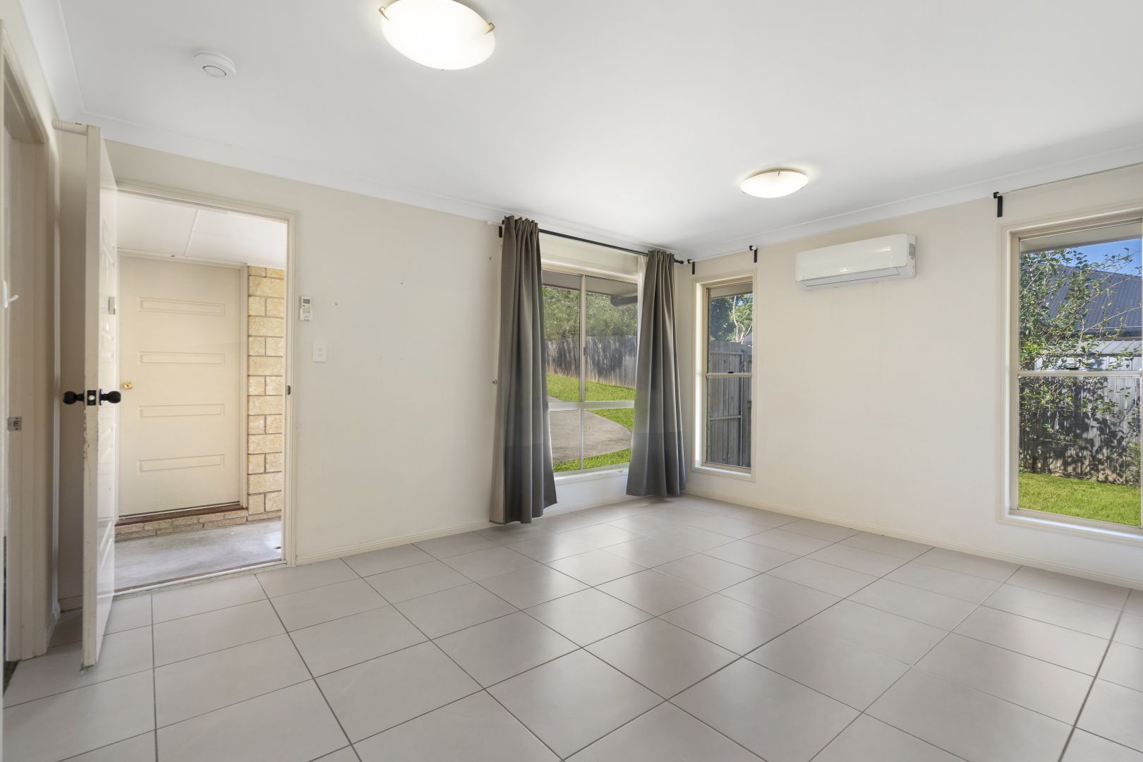 22 Walter Court, Leichhardt QLD 4305, Image 2