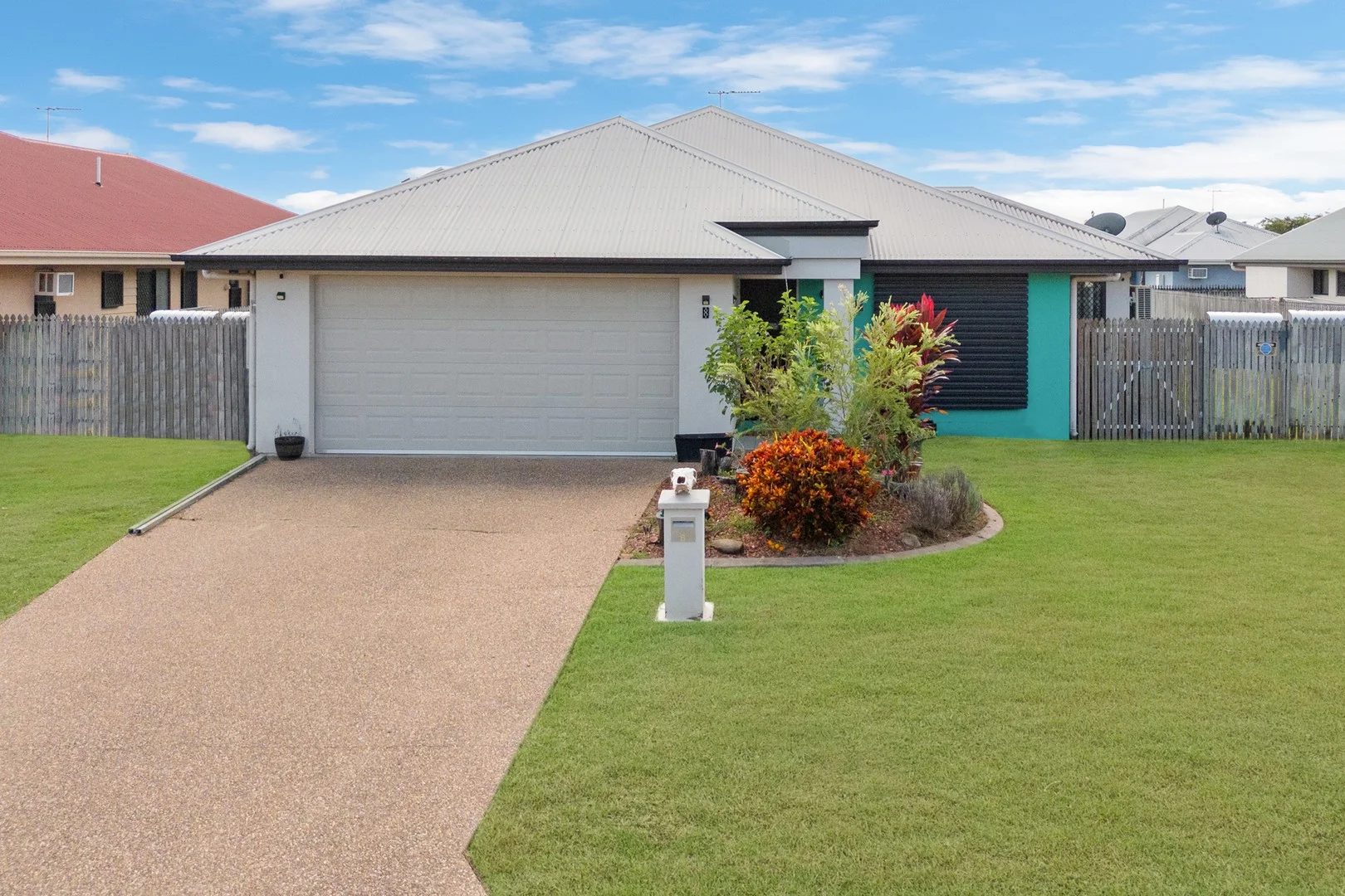 8 Limerick Way, Mount Low QLD 4818