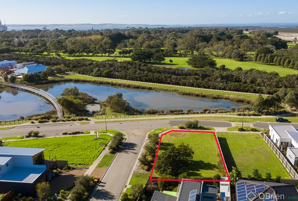 12 Waterford Drive, Cowes VIC 3922