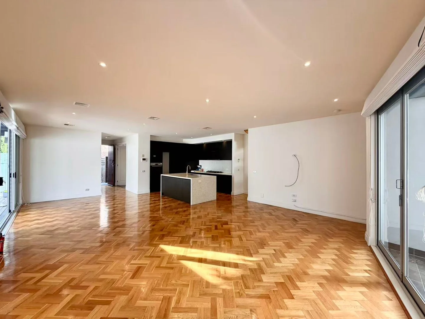 Additional image 4 of 5/928 Doncaster Road, Doncaster East VIC 3109