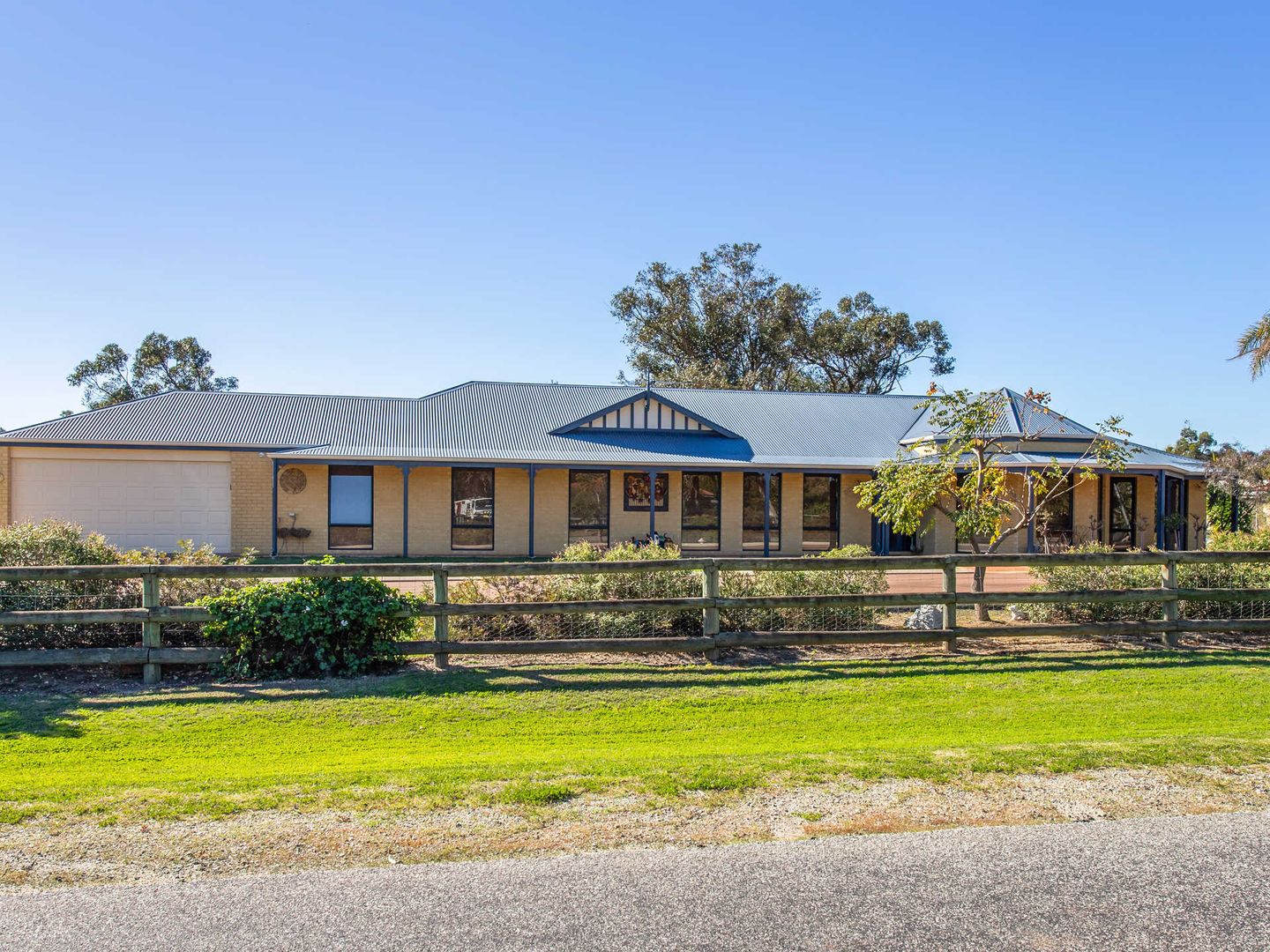 15 Warburton Court, Byford WA 6122 Domain