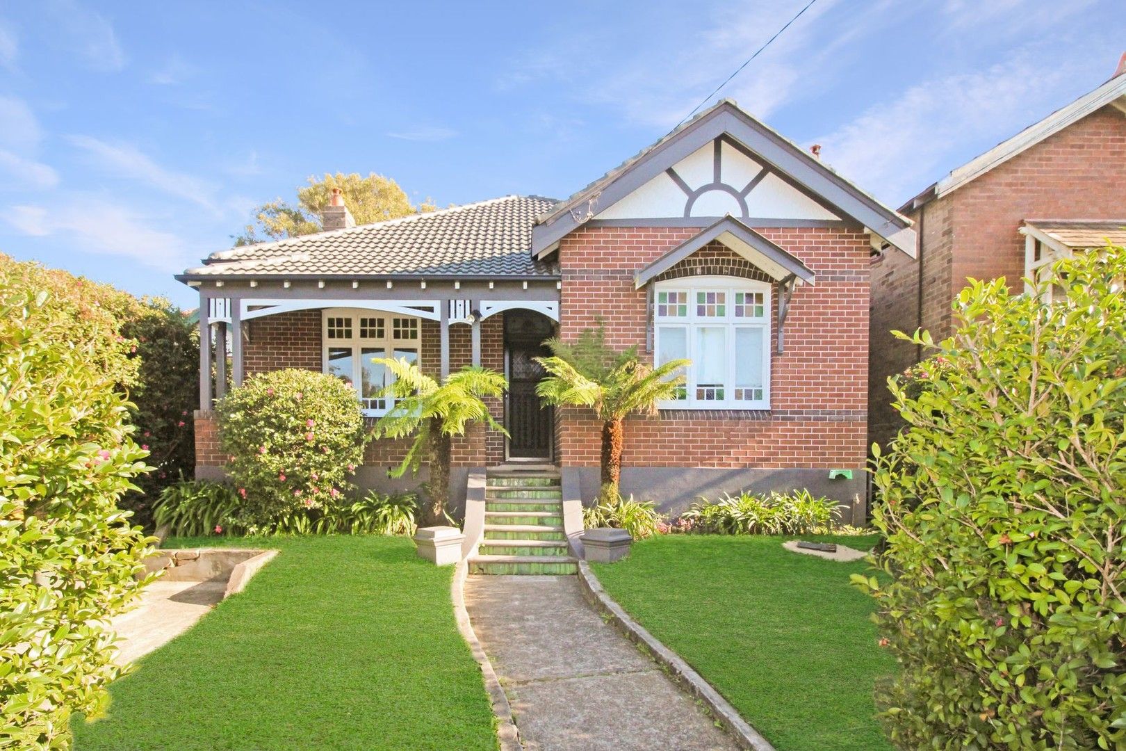 3 bedrooms House in 8 Sunnyside Street GLADESVILLE NSW, 2111