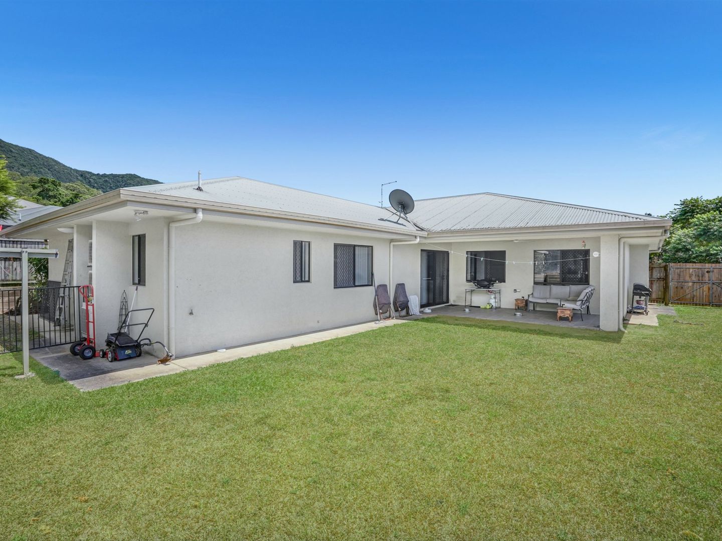 Bentley Park QLD 4869 4 beds house for Sale, Offers Over 395,000