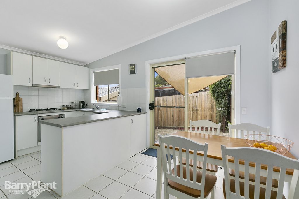 3/8-10 Wyuna Walk, Mooroolbark VIC 3138, Image 2