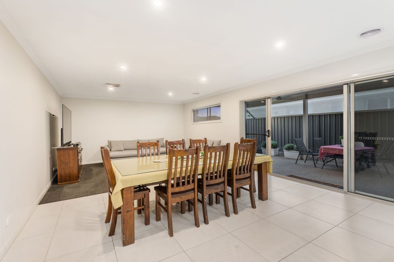 8 Elsworth Drive, Strathfieldsaye VIC 3551, Image 2