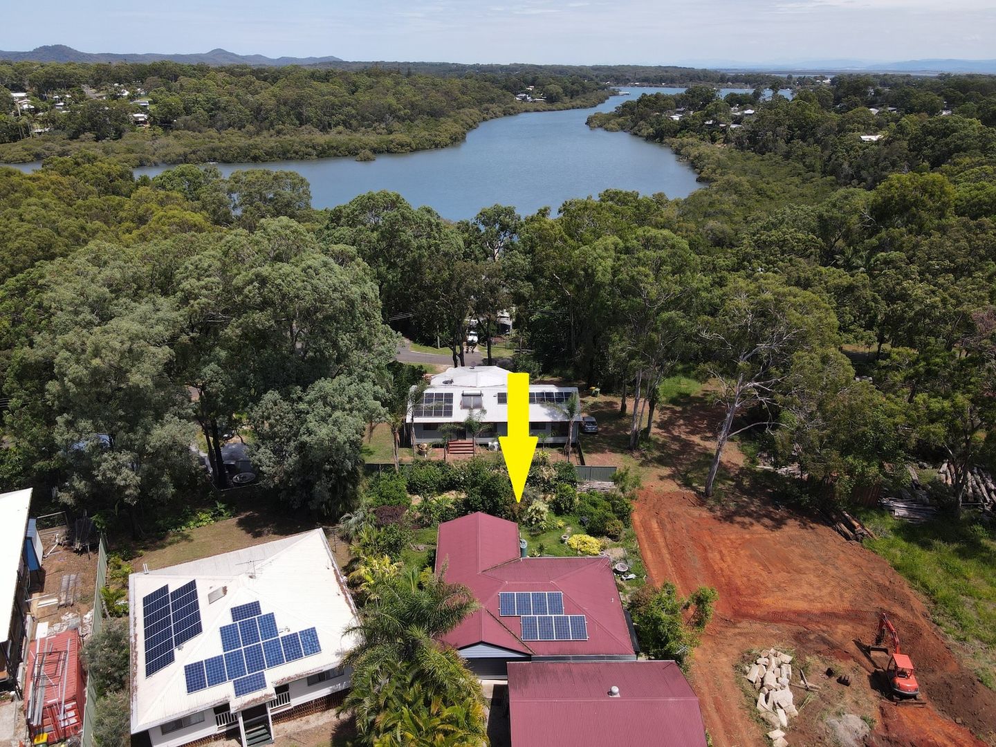 6 Blue Waters Crescent, Macleay Island Property History & Address