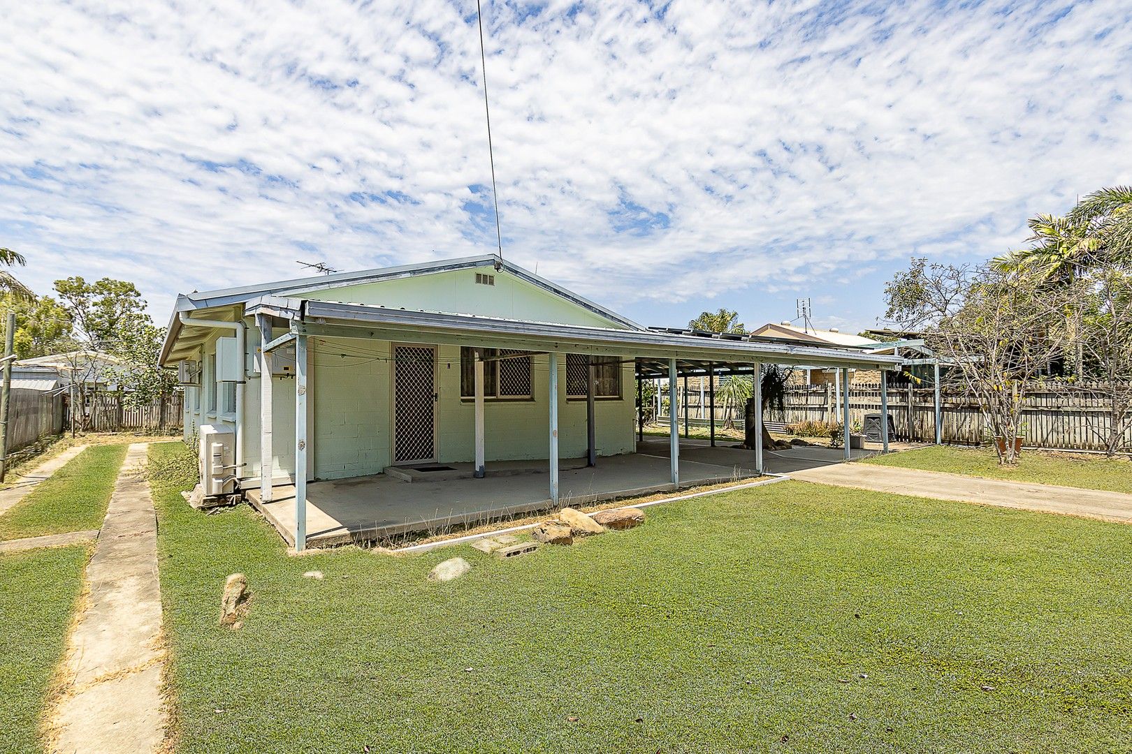 4 bedrooms House in 10 San Vito Crescent RASMUSSEN QLD, 4815
