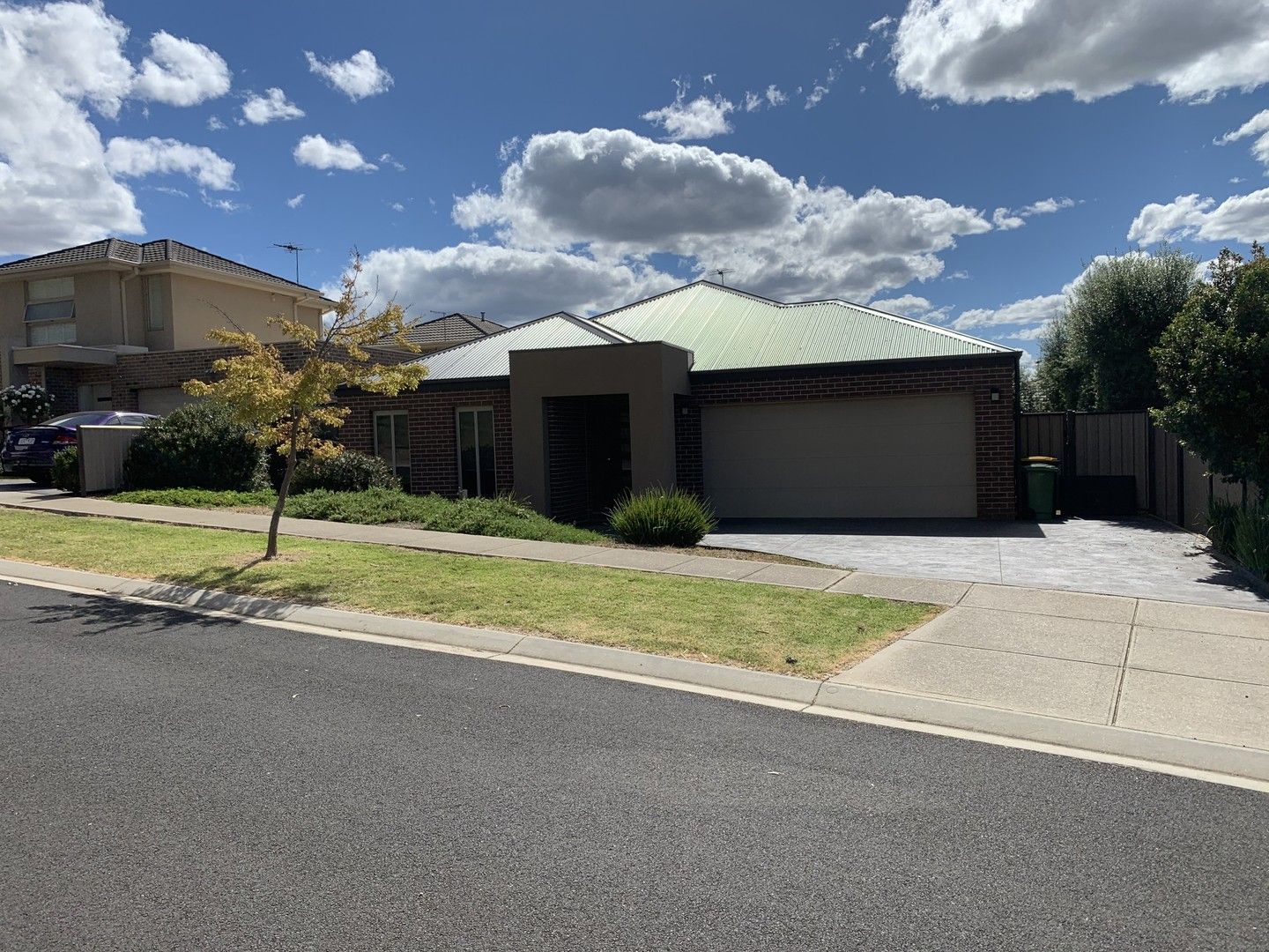 4 bedrooms House in 29 Golf Links Drive SUNBURY VIC, 3429