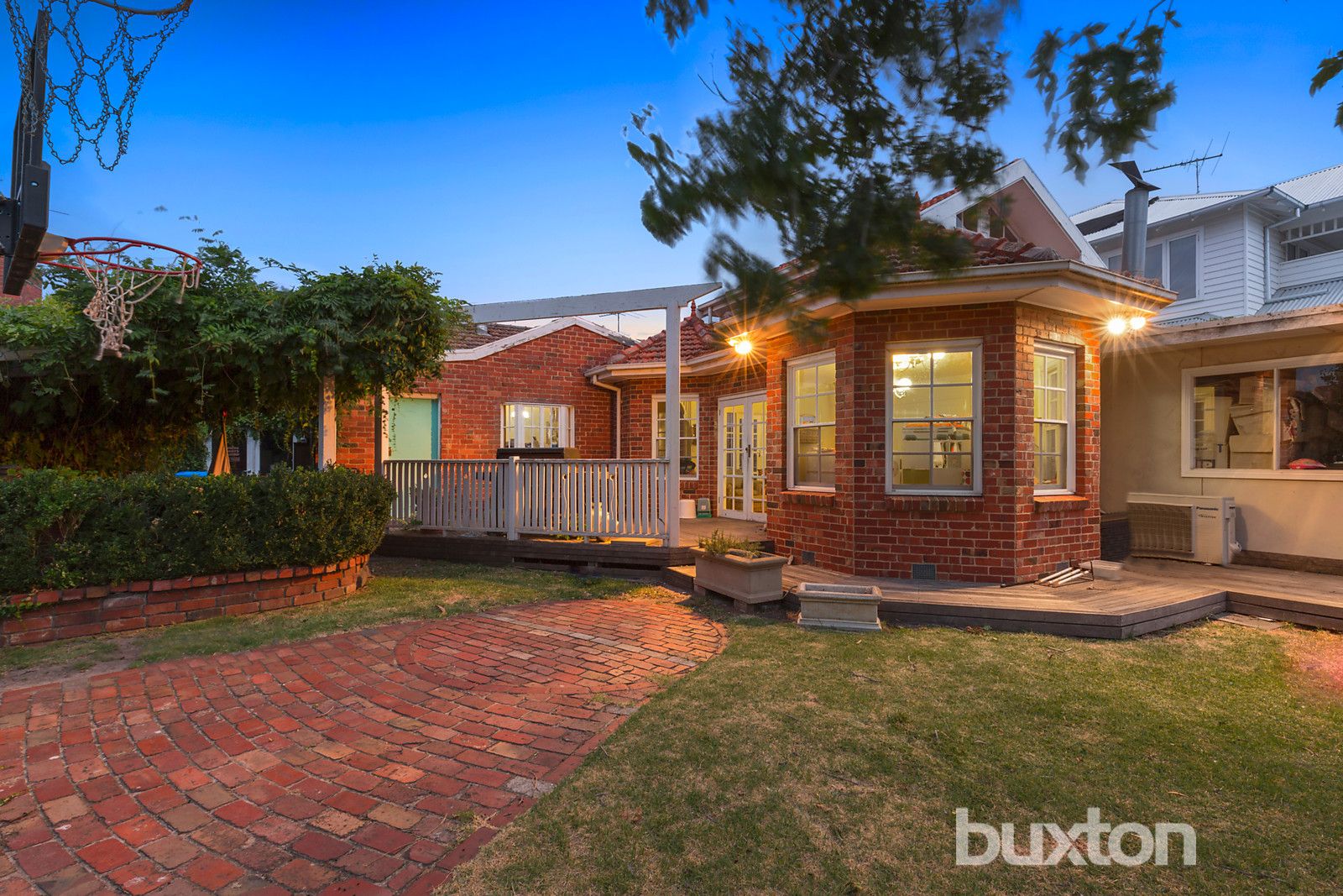 35 Earlsfield Road, Hampton VIC 3188, Image 2