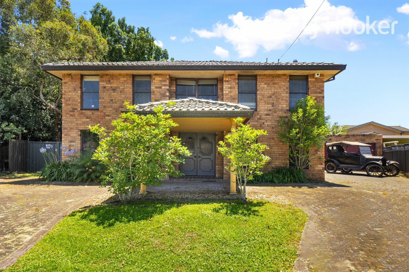 5 bedrooms House in 9 Fairlawn Cr LANSVALE NSW, 2166