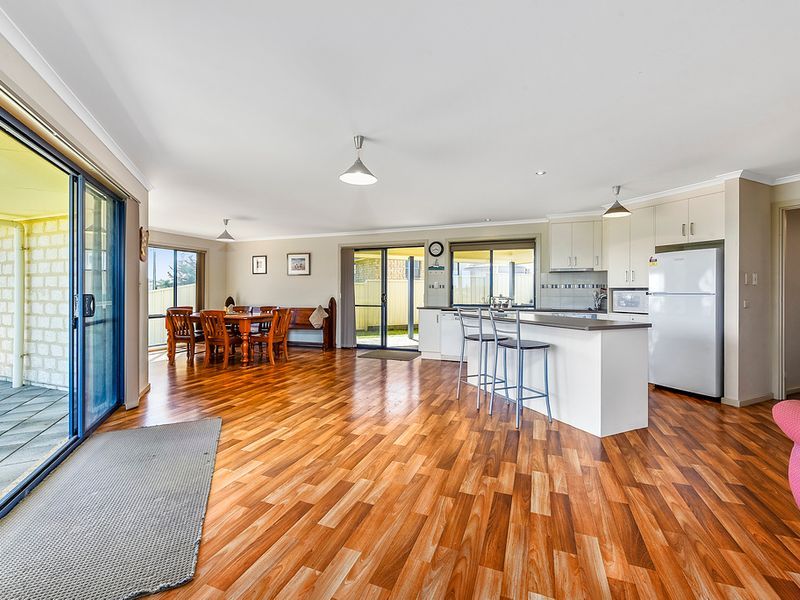 14 Chambers Street, Beachport SA 5280, Image 0