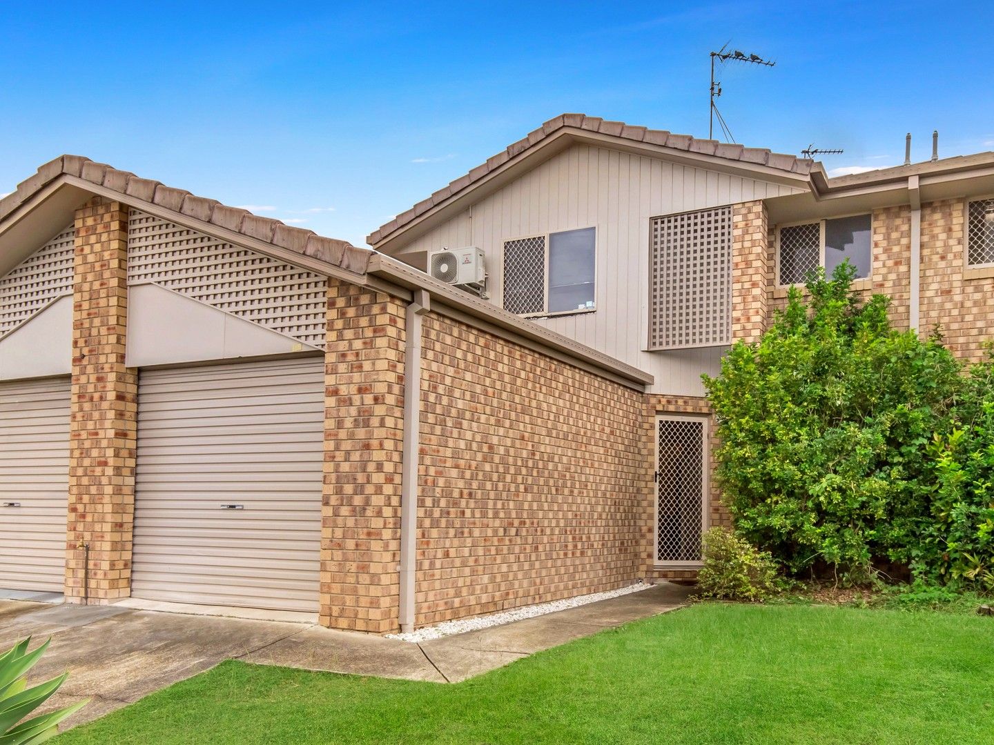 3 bedrooms Townhouse in 15/6-10 Bourton Road MERRIMAC QLD, 4226