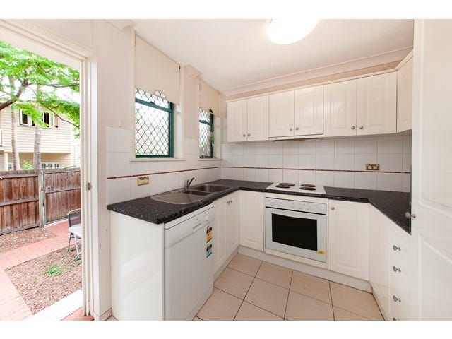 2 bedrooms Townhouse in 4/12 Rosina Street KANGAROO POINT QLD, 4169