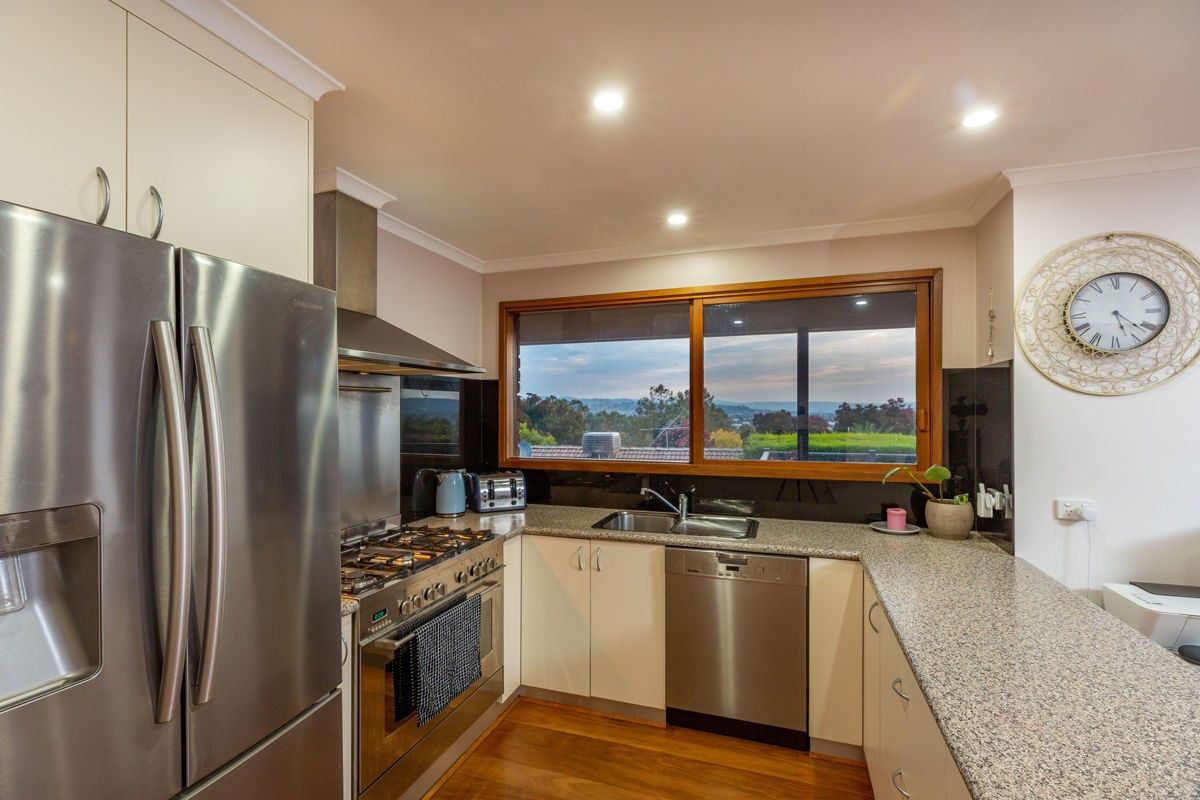 27 Mountain View Dr (Quicks Hill), Lavington NSW 2641, Image 2