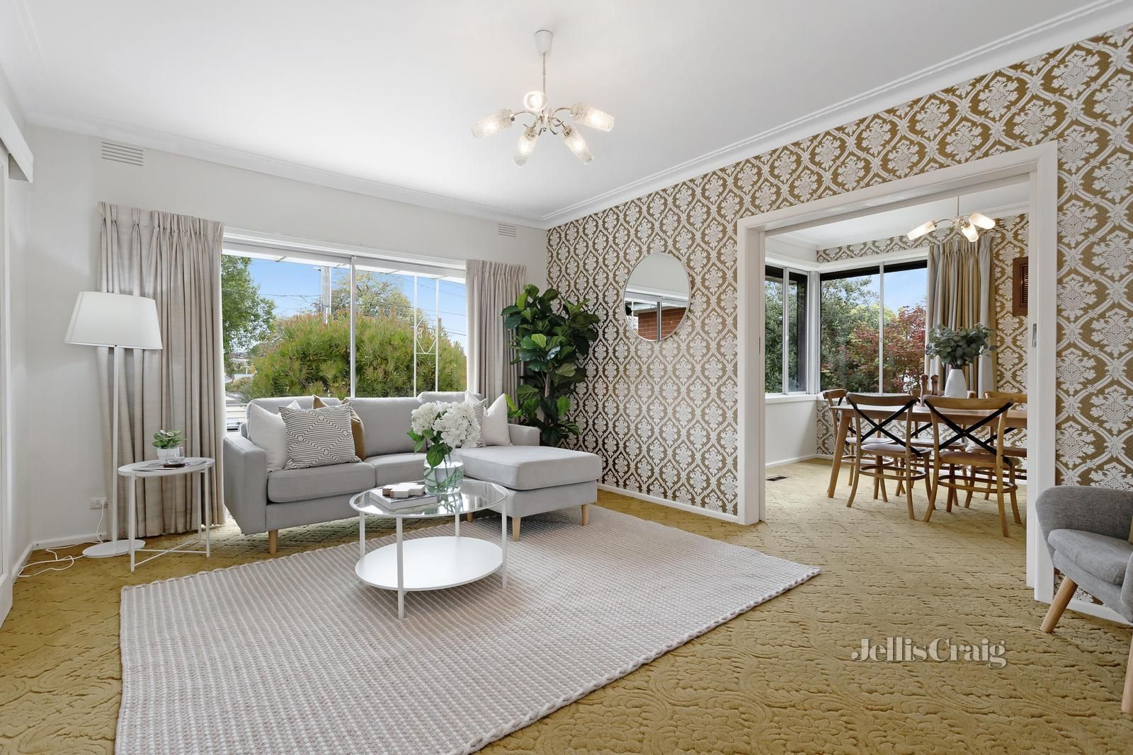 39 Darbyshire Road, Mount Waverley VIC 3149, Image 2