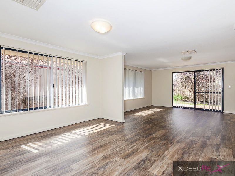 16 Bethwyn Cct, Madeley WA 6065, Image 2