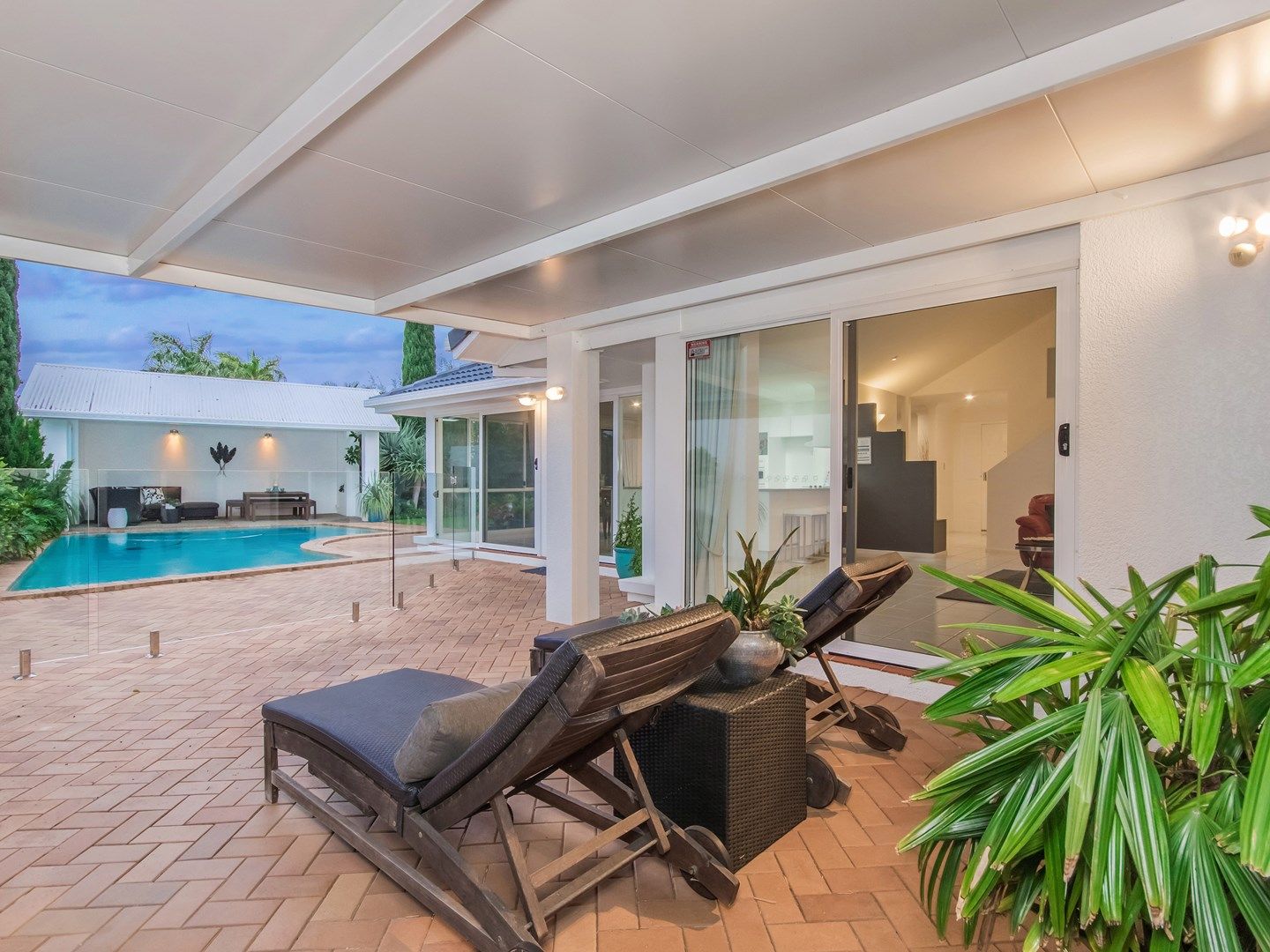 43 Montevideo Drive, Clear Island Waters QLD 4226