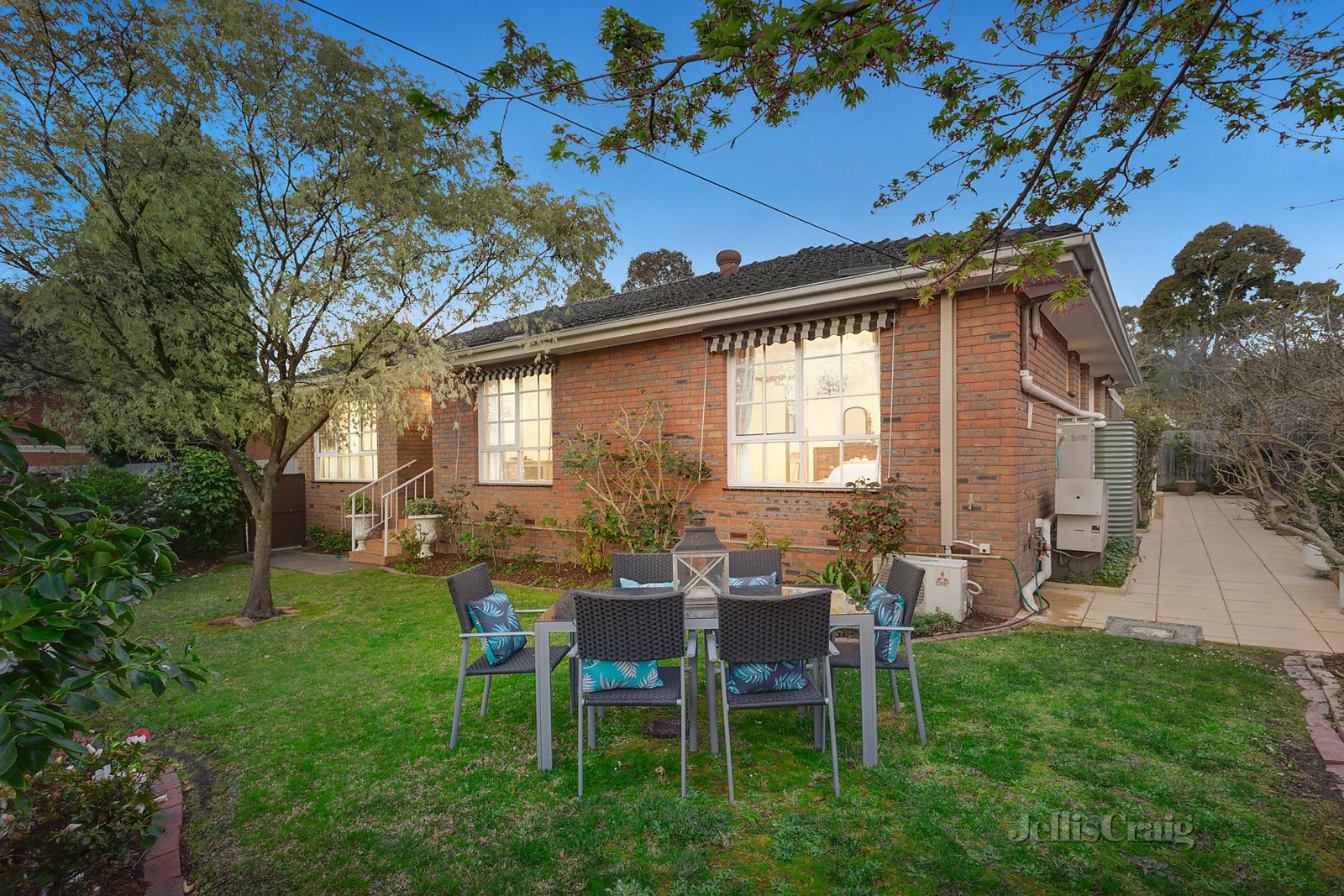 1/2 Benwerrin Road, Surrey Hills VIC 3127, Image 0