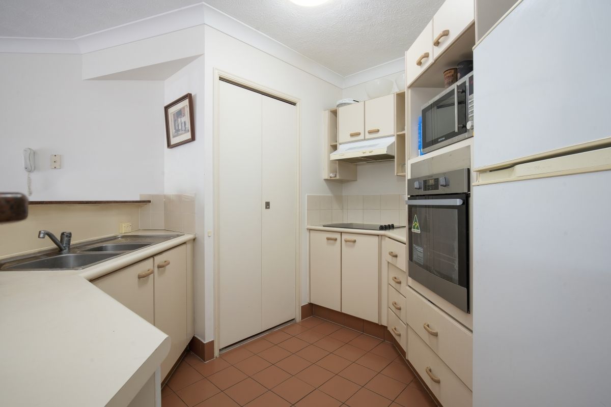 150/7 Redondo Avenue, Miami QLD 4220, Image 2