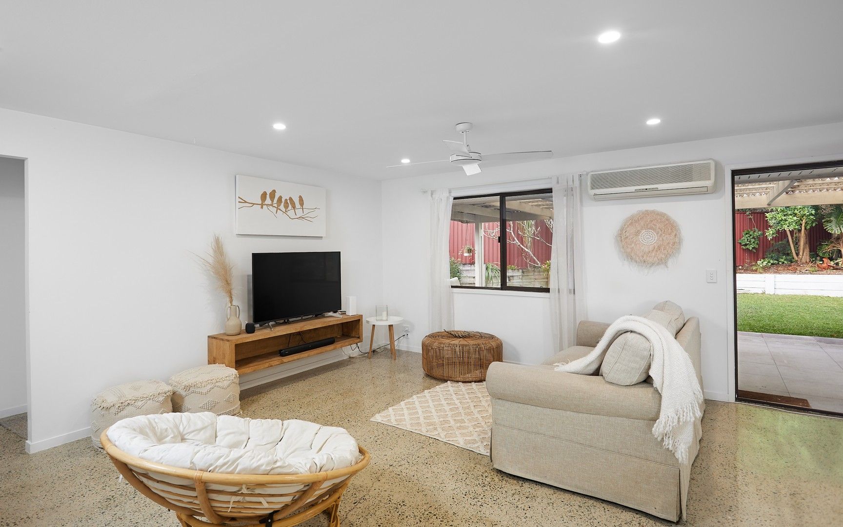 2 bedrooms Duplex in 1/4 Chipwood Close BURLEIGH WATERS QLD, 4220