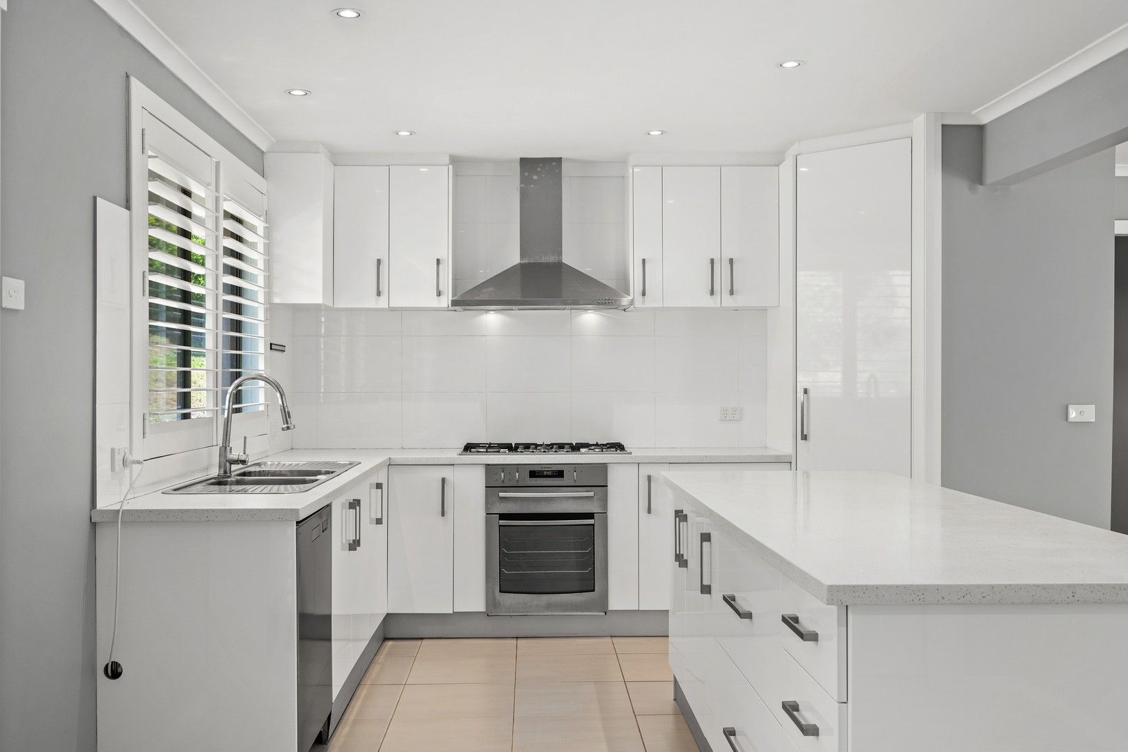 3 bedrooms House in 1 Woodside Terrace NARARA NSW, 2250