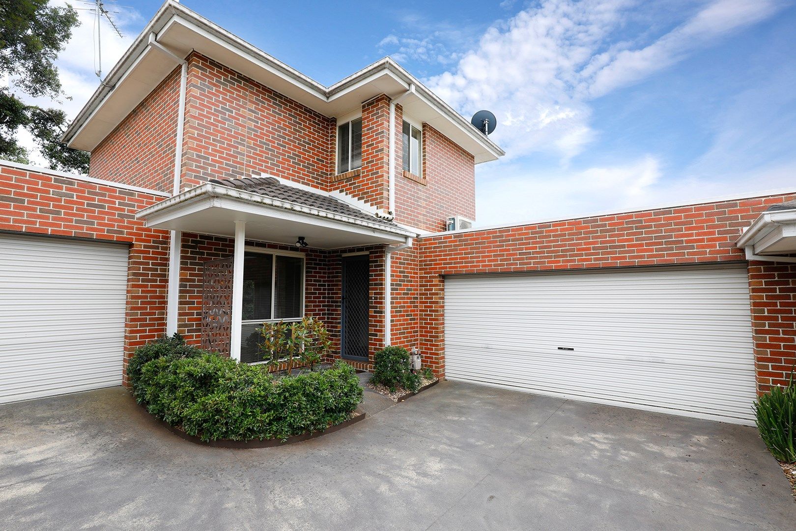 3 bedrooms Townhouse in 3/12-14 HARKAWAY ROAD BERWICK VIC, 3806