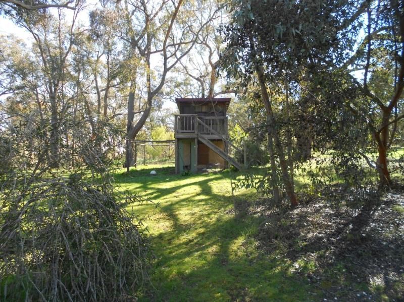 94 Dreamers Hill Rd, Linton VIC 3360, Image 2