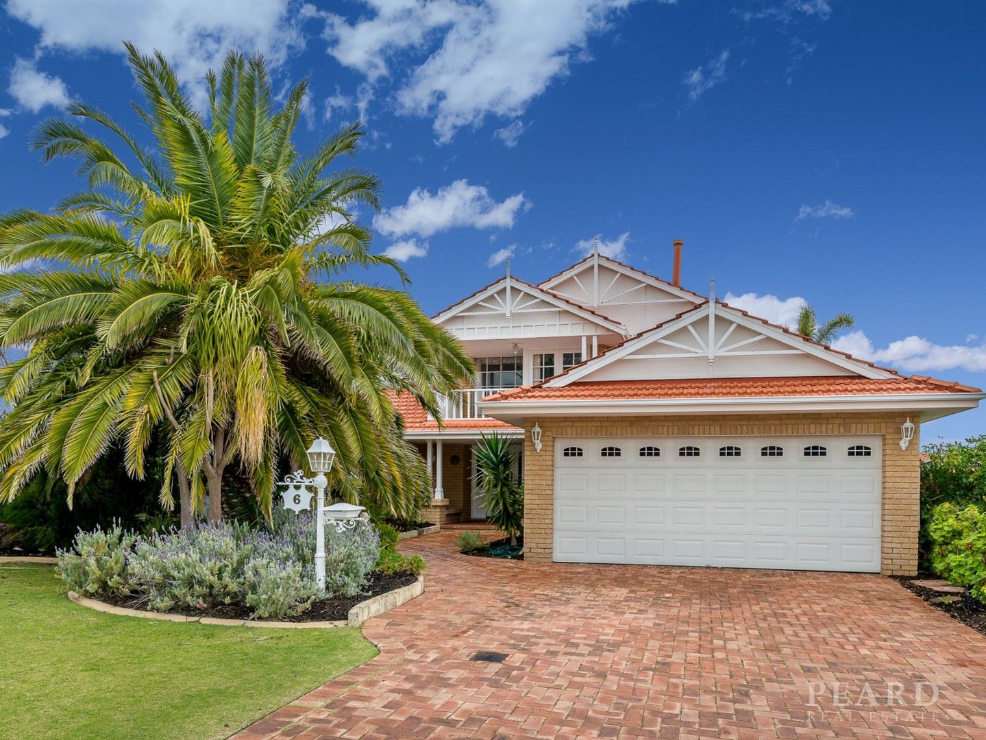 4 bedrooms House in 6 Tallis Close HILLARYS WA, 6025