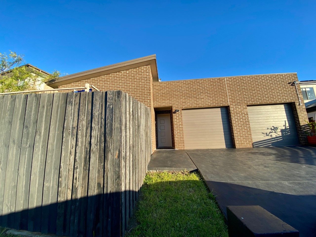 2 bedrooms House in 22 Isabella Crescent GLENFIELD NSW, 2167