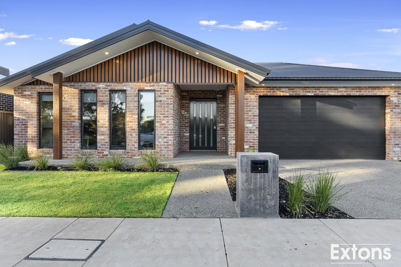 3 bedrooms House in 53 Peter Thomson Circuit YARRAWONGA VIC, 3730