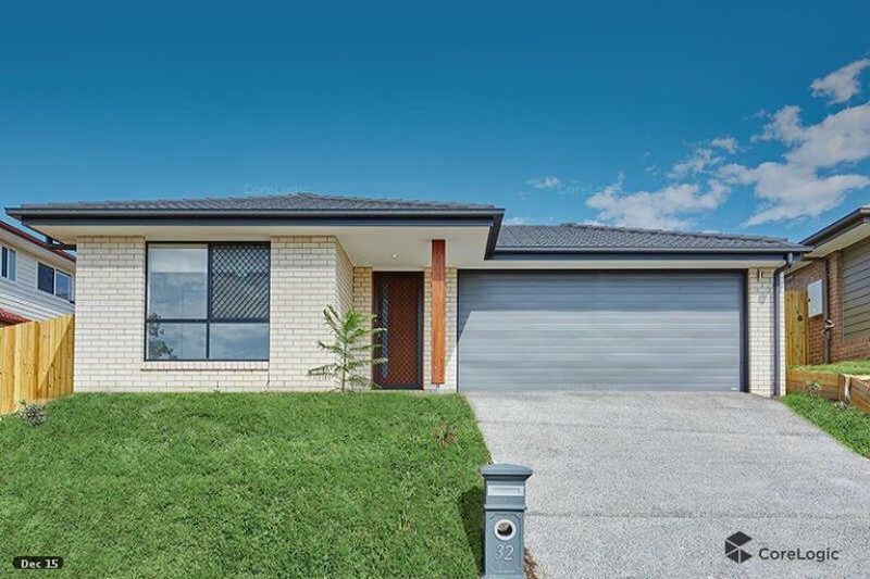 4 bedrooms House in 32 Cairnlea Drive PIMPAMA QLD, 4209